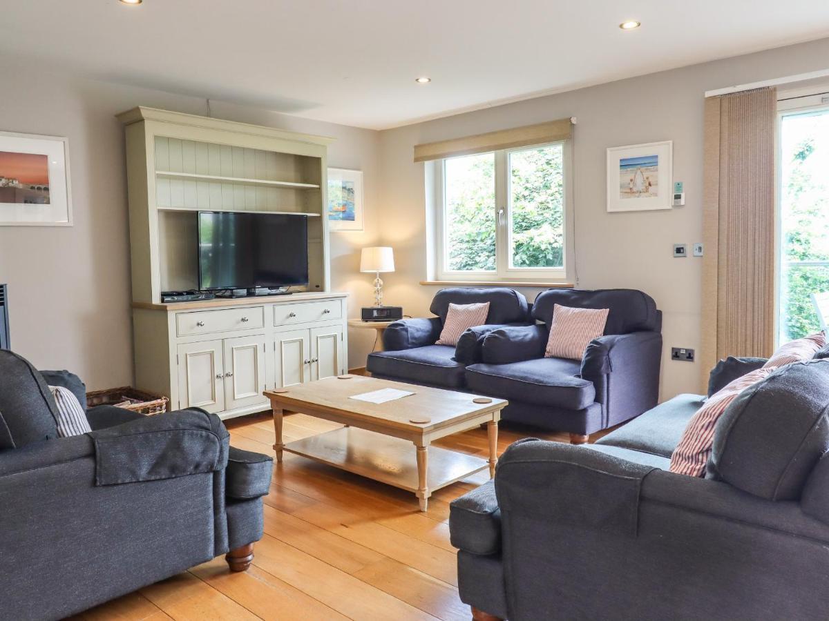 Swandown, 20 Poldon Villa Чард Екстериор снимка