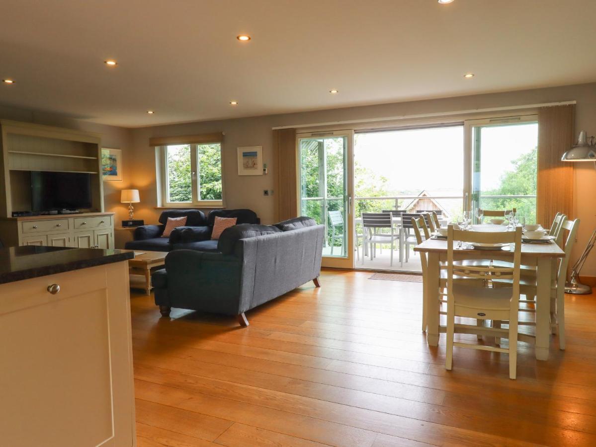 Swandown, 20 Poldon Villa Чард Екстериор снимка