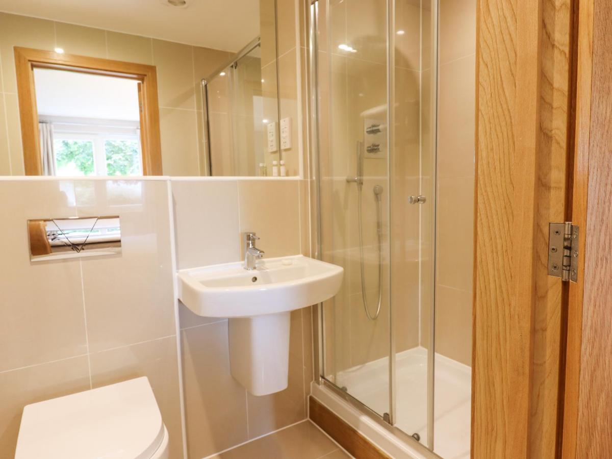 Swandown, 20 Poldon Villa Чард Екстериор снимка