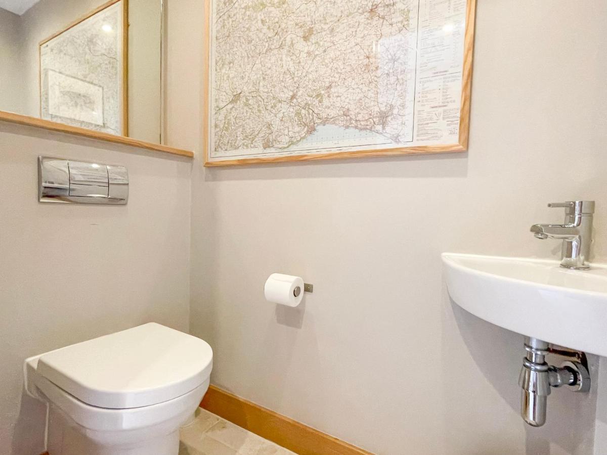 Swandown, 20 Poldon Villa Чард Екстериор снимка