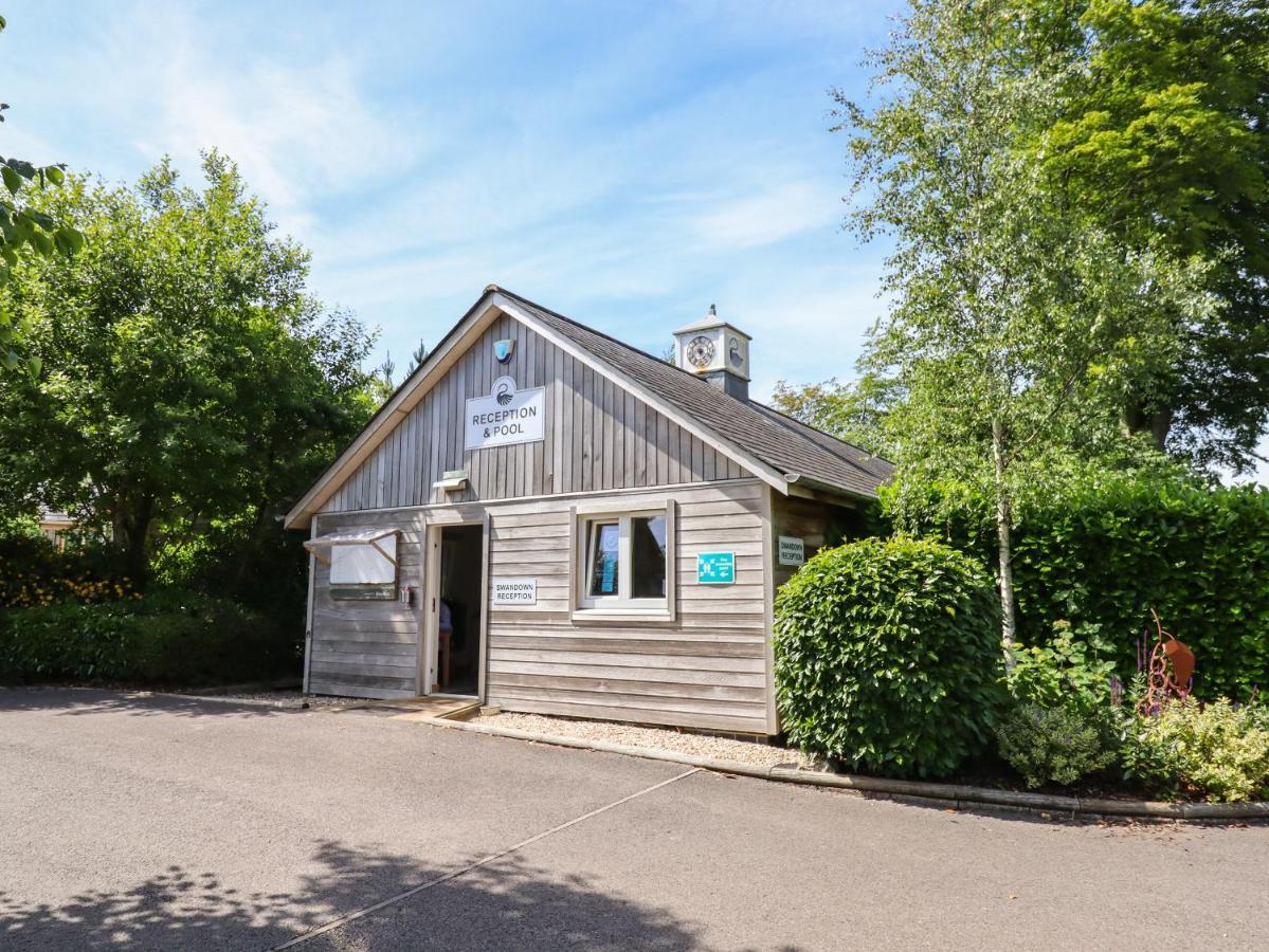 Swandown, 20 Poldon Villa Чард Екстериор снимка